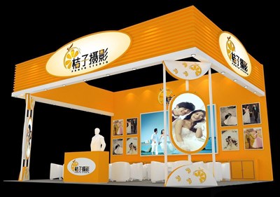 48平米展臺(tái)設(shè)計(jì)制作：三面開(kāi)口/現(xiàn)代/木質(zhì)結(jié)構(gòu)/橙色，為婚博會(huì)展商而作（免費(fèi)使用）